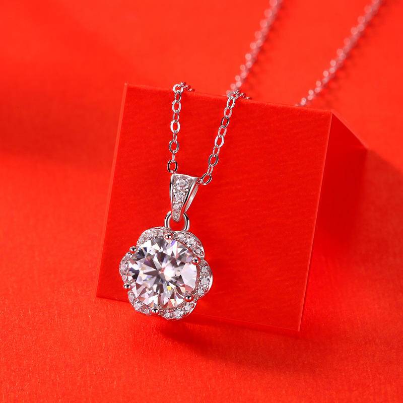 Flower-Shaped Sterling Silver Moissanite Pendant Necklace